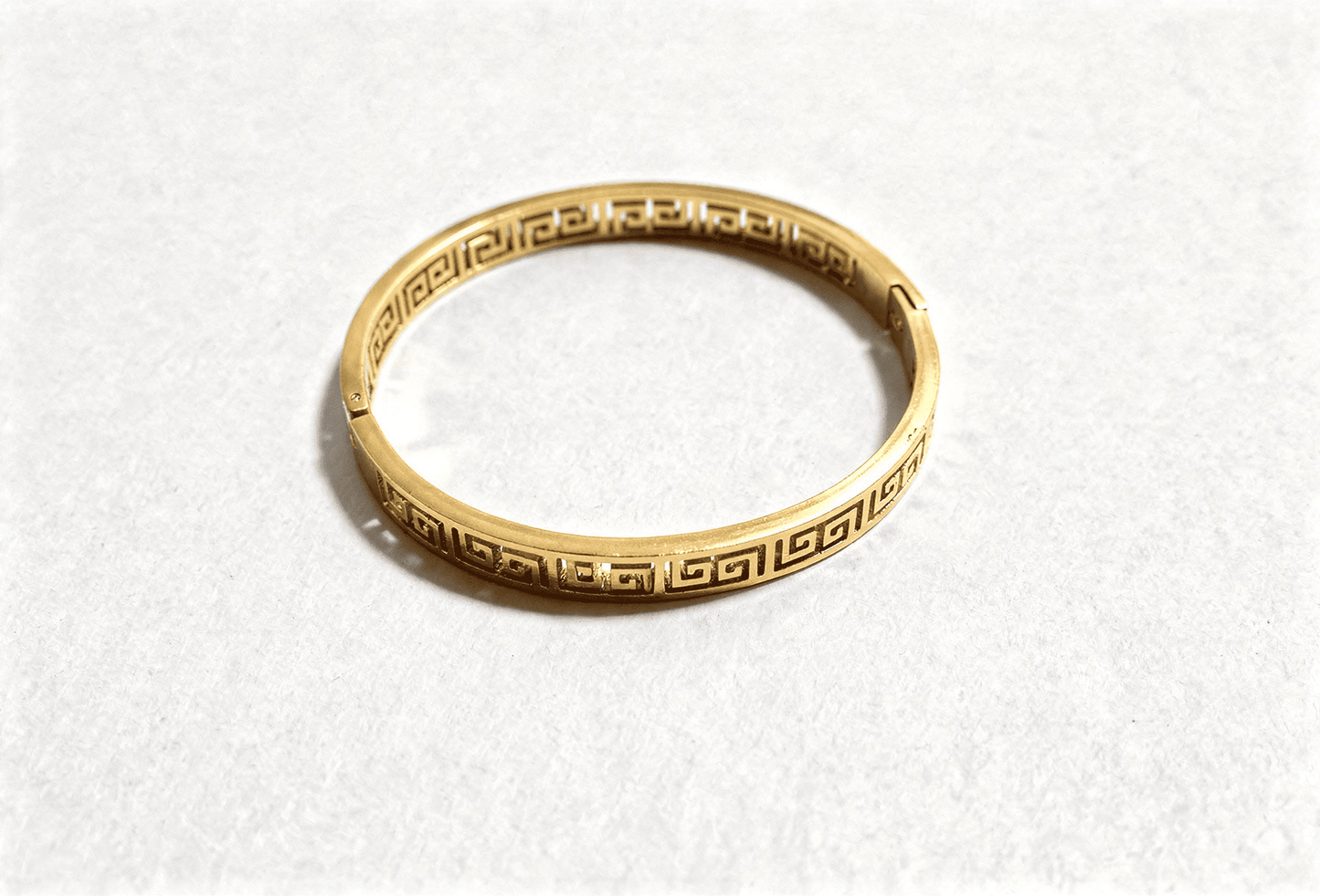 Anti-Tarnish Gold Love Knot Bangle