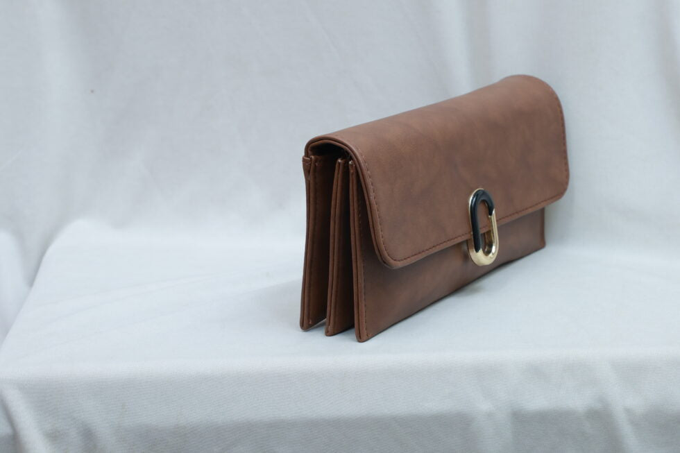 Triple Partition Oval Sling (Brown)
