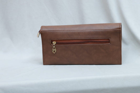 Triple Partition Oval Sling (Brown)