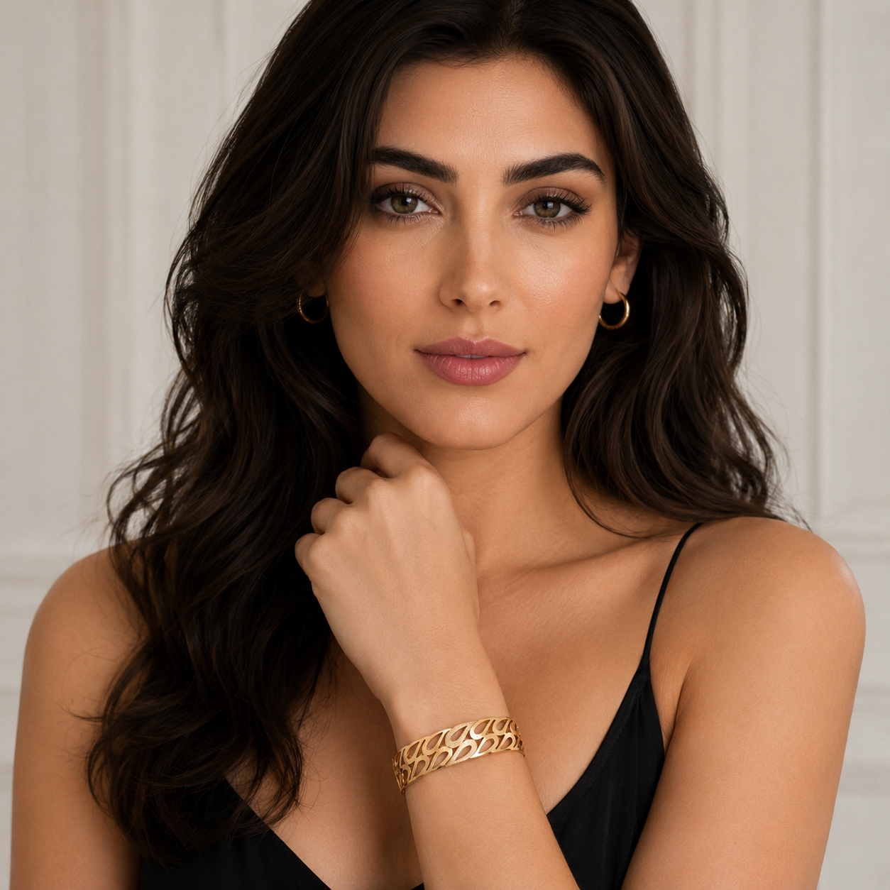 Anti-Tarnish Gold Teardrop Lattice Bangle