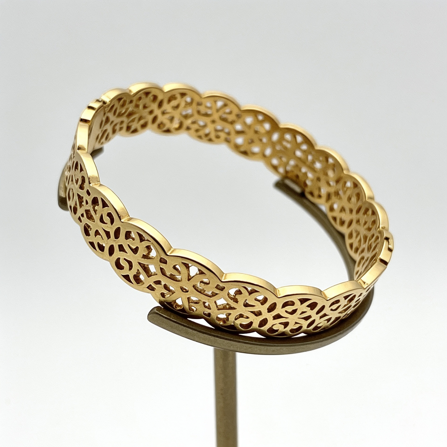 Anti-Tarnish Gold Royal Bangle